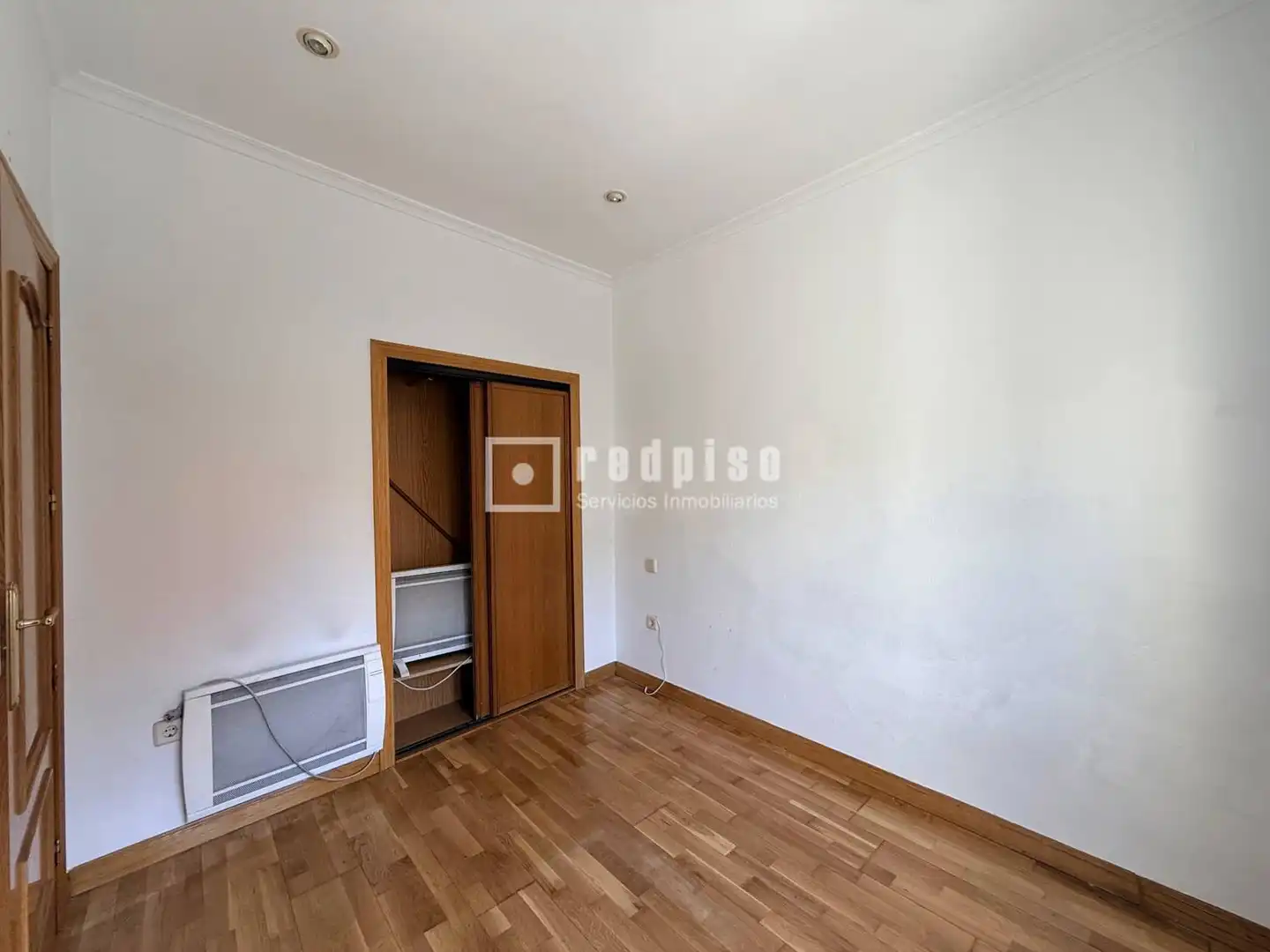 Habitación de Piso en venta en Madrid con Calefacción y Terraza