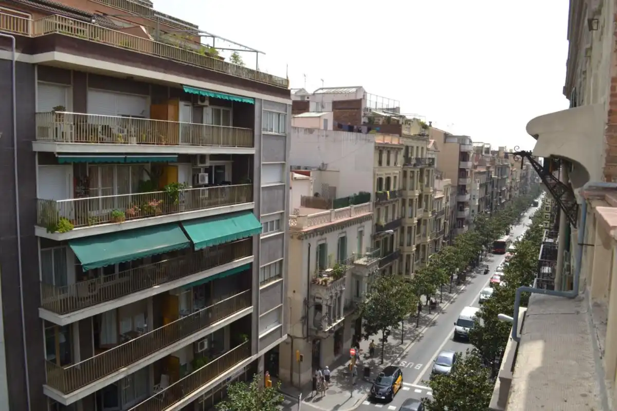 Vista exterior de Apartament per a compartir en Barcelona amb Moblat, Forn i Rentadora