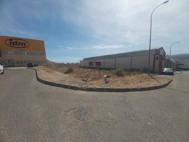 Terreno industrial en Venta en Calle Sierra Bermeja, 1 en Viator