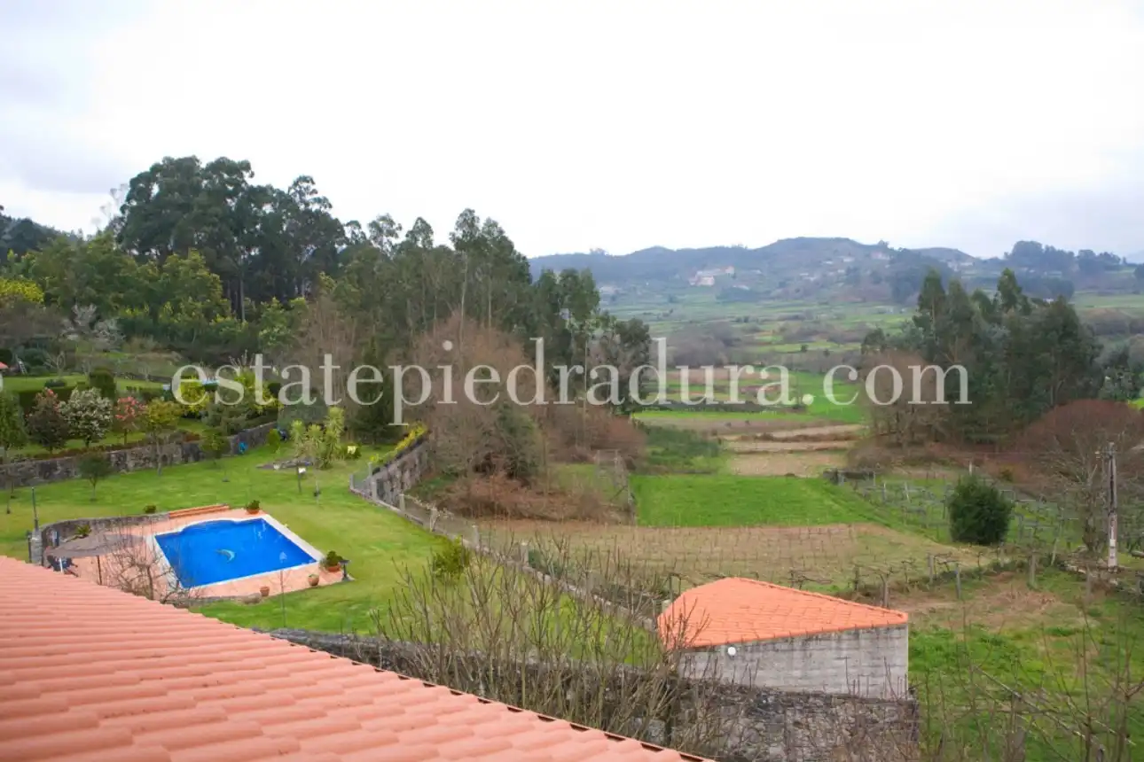 Casa o chalet en venta en Pontevedra Capital  con Calefacción, Jardín privado y Terraza
