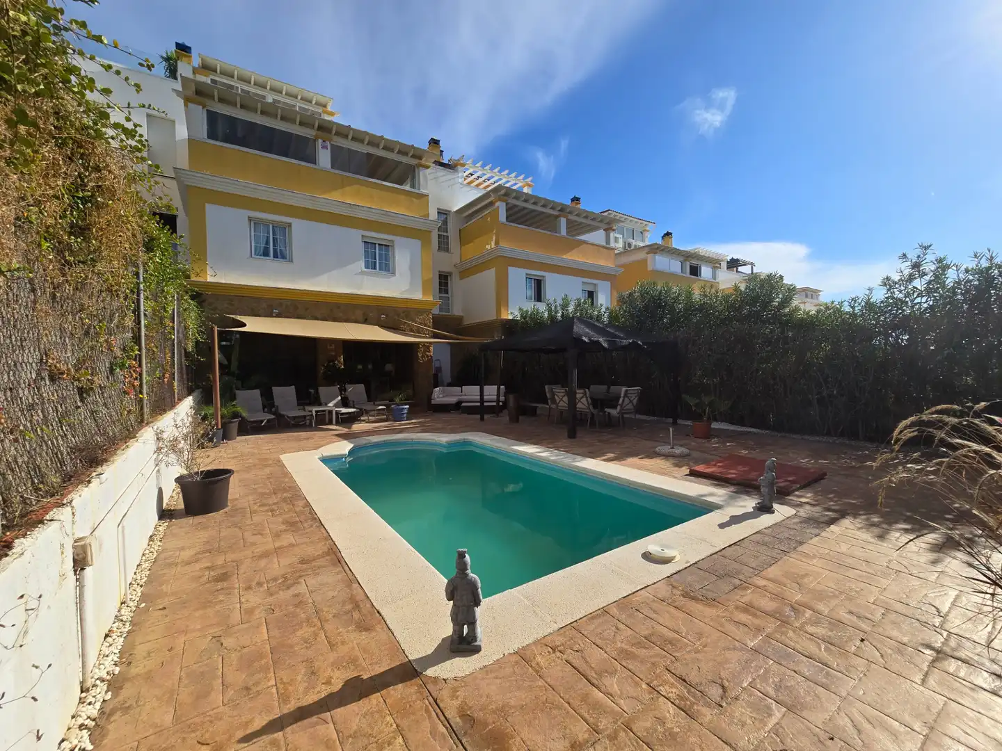 Vista exterior de Casa o xalet en venda en Mijas amb Aire condicionat, Calefacció i Jardí privat