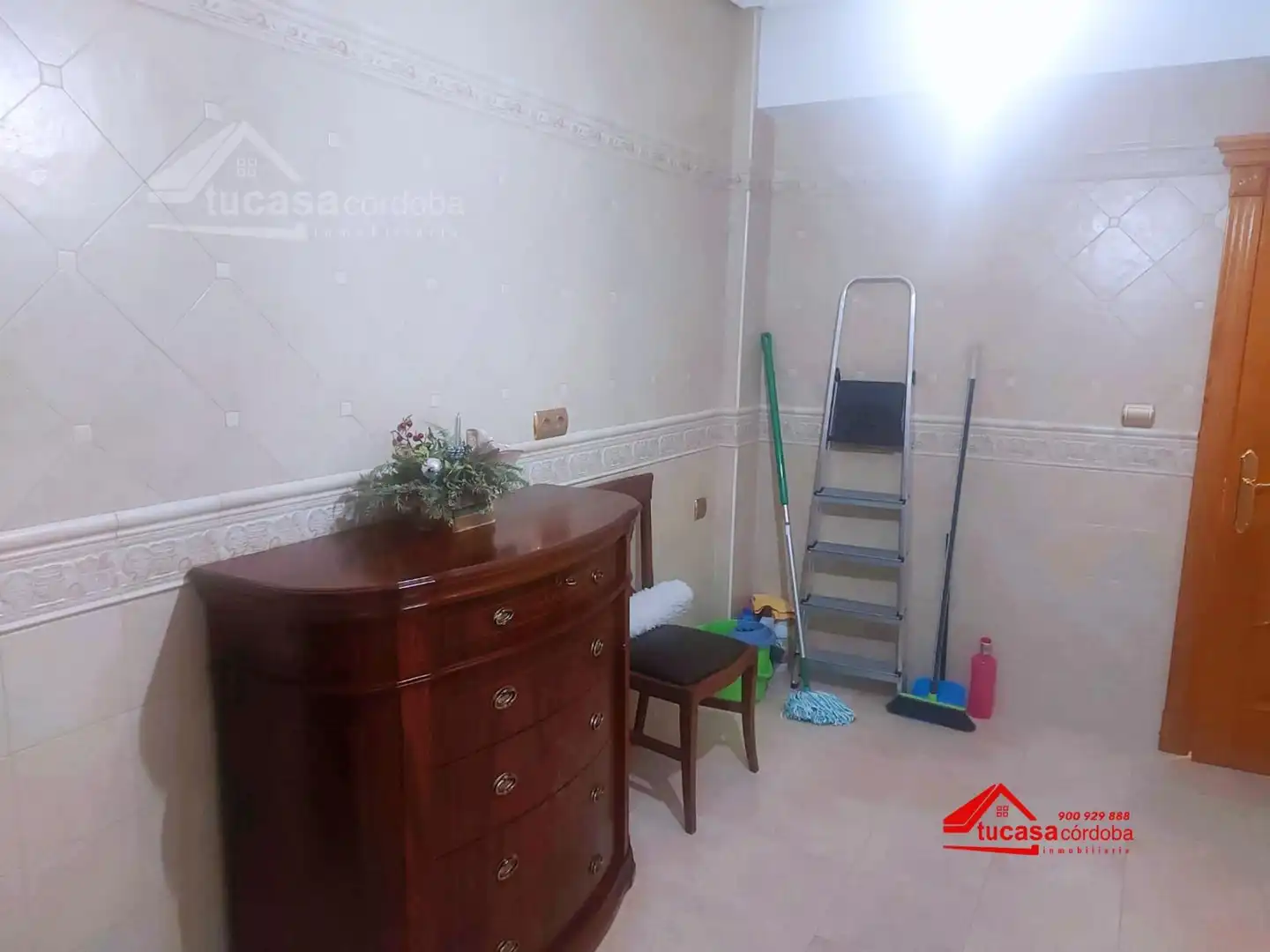 Duplexes for sale in El Carpio  with Air Conditioner and Furnished