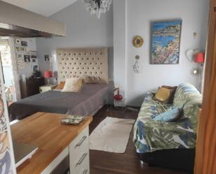 Dormitori de Apartament per a compartir en Churriana de la Vega amb Aire condicionat, Calefacció i Moblat