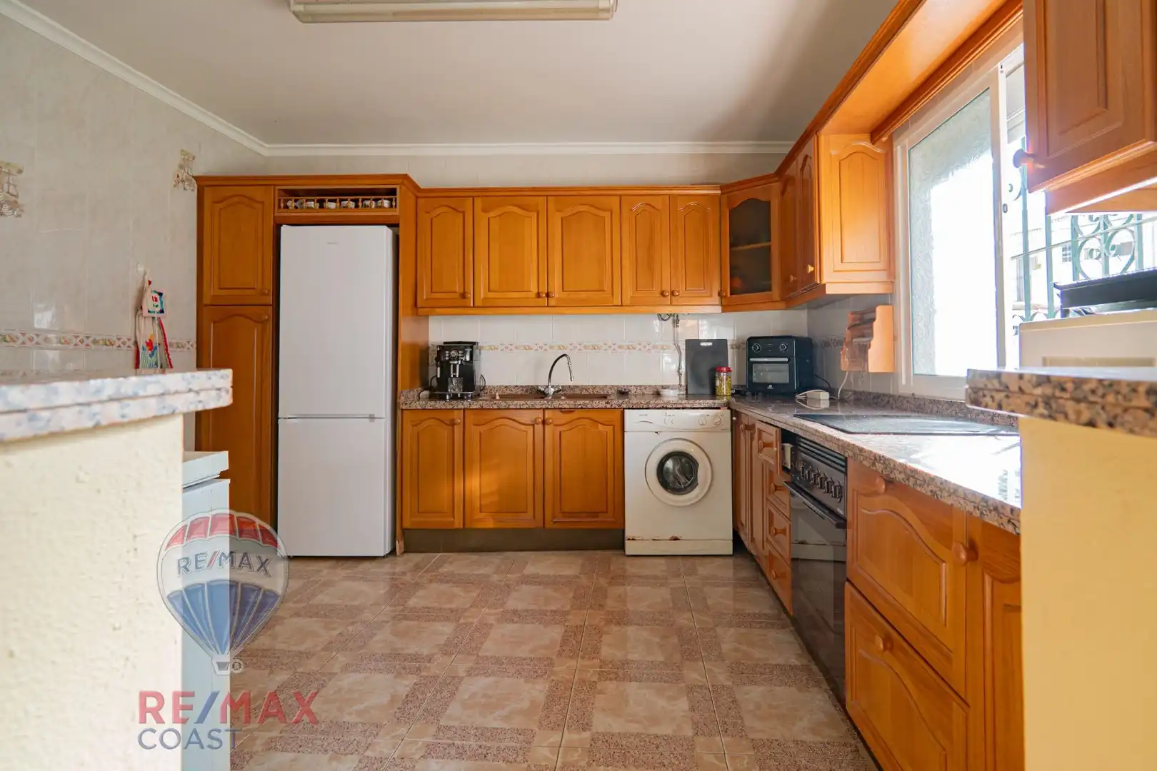 Cocina de Casa o chalet en venta en Rincón de la Victoria con Jardín privado, Terraza y Piscina