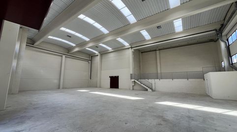 Foto 2 von Fabrikhallen zur Miete in Sant Ramón, Cerdanyola del Vallès