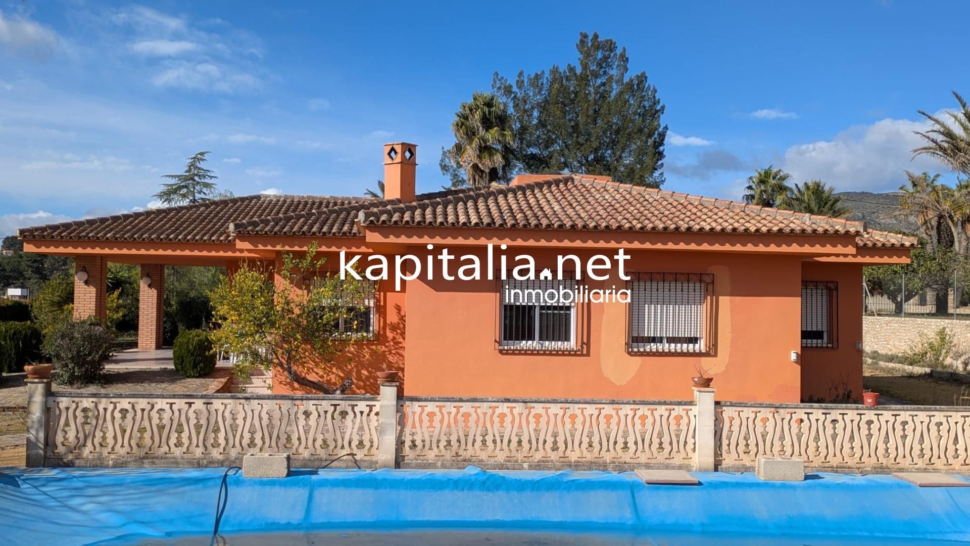 Vista exterior de Casa o xalet en venda en Ontinyent amb Jardí privat, Terrassa i Traster