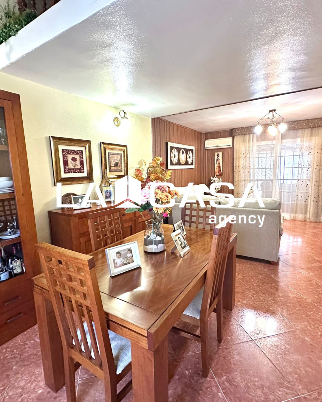 Dining room of Single-family semi-detached for sale in  Sevilla Capital  with Storage room and Swimming Pool
