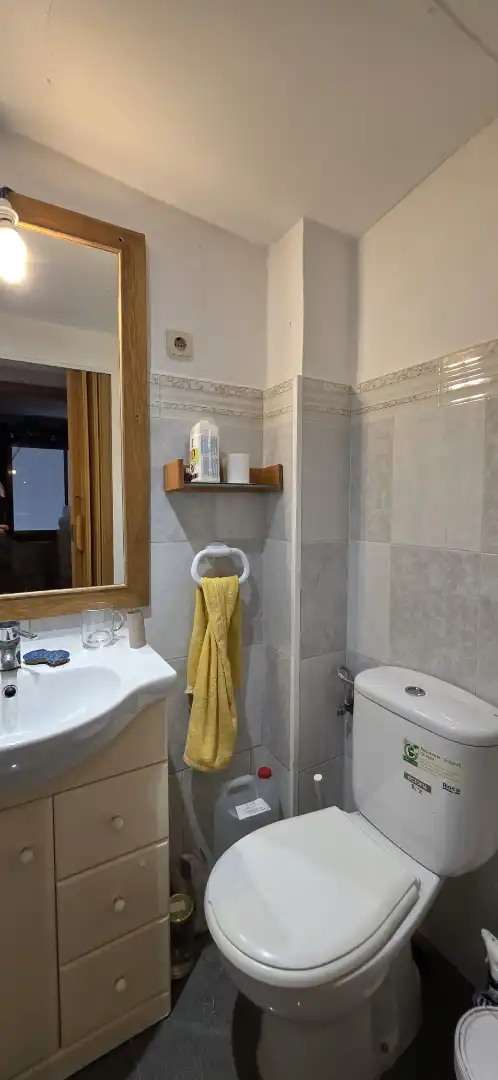 Bany de Local en venda en Barcelona amb Aire condicionat, Calefacció i Terrassa