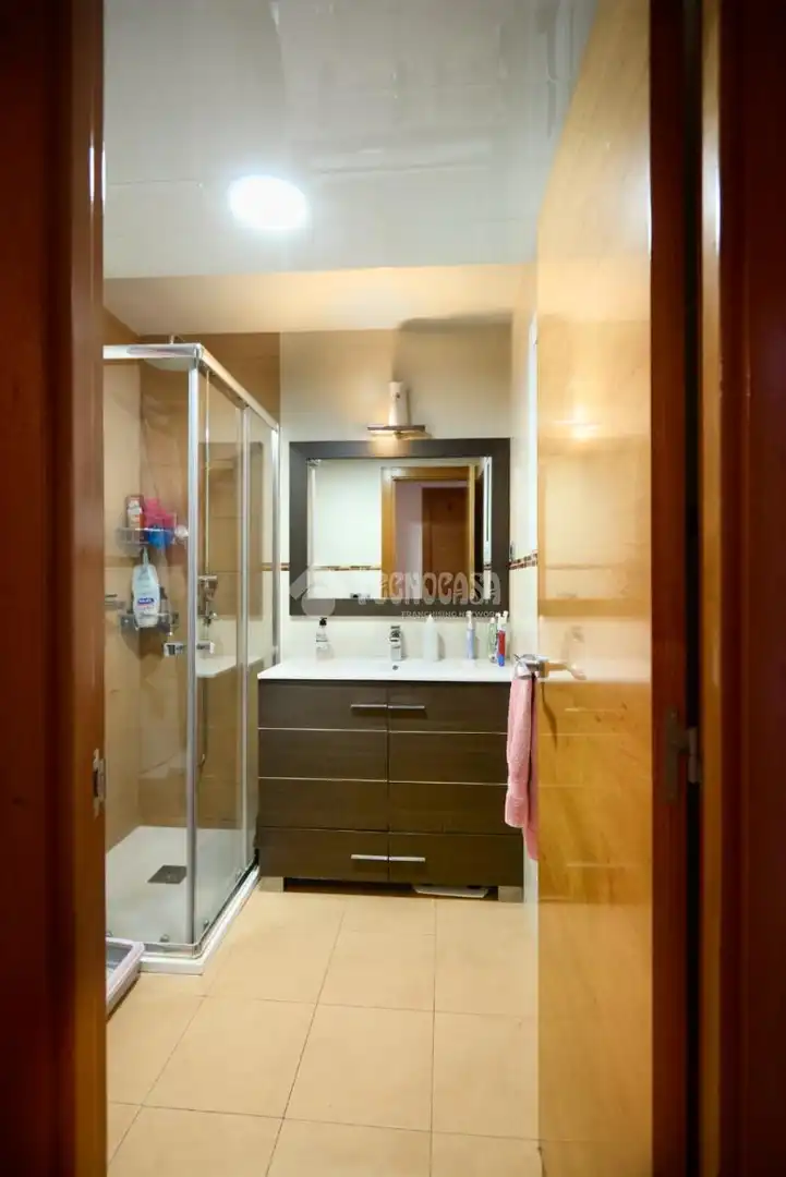 Baño de Piso en venta en Badalona con Aire acondicionado, Calefacción y Amueblado