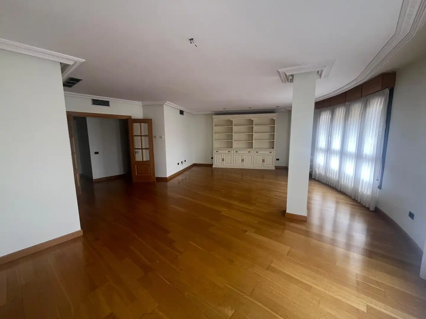 Sala de estar de Piso de alquiler en Zaragoza con Aire acondicionado, Calefacción y Parquet