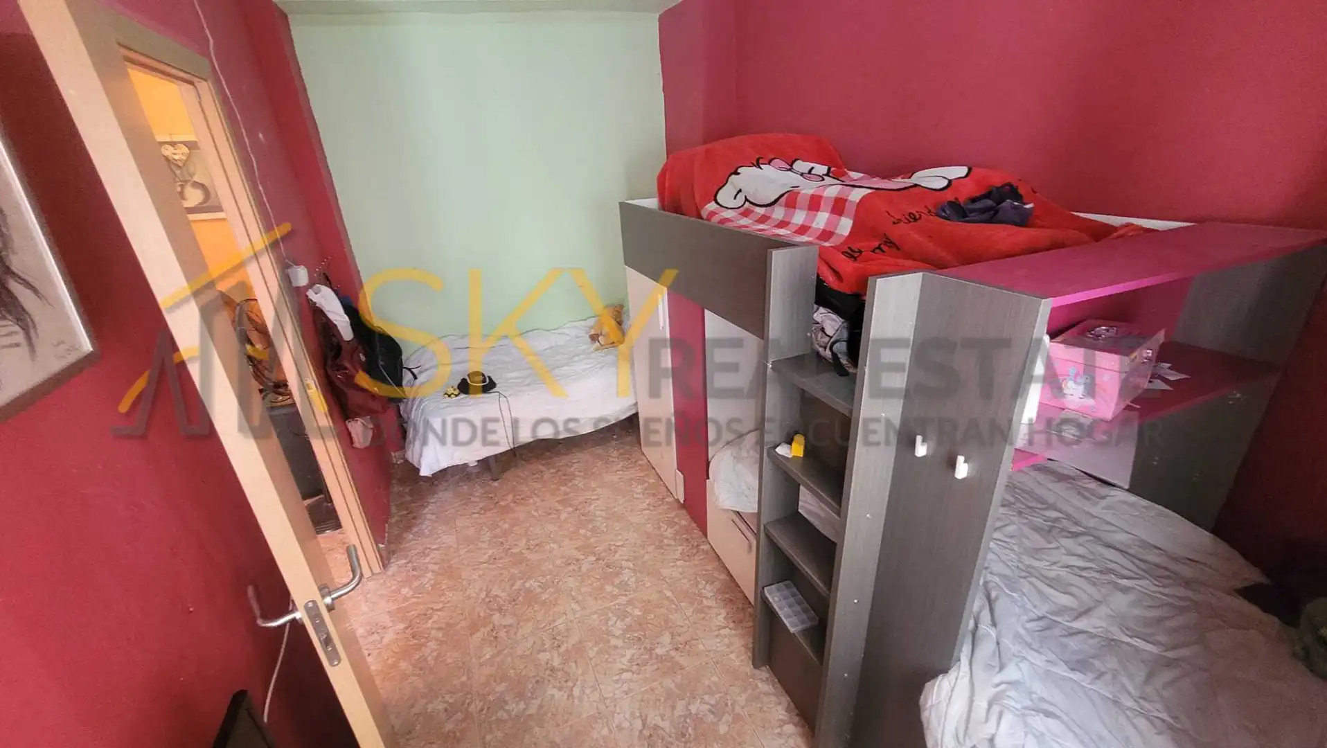 Habitación de Casa adosada en venta en Buñol con Terraza, Trastero y Amueblado