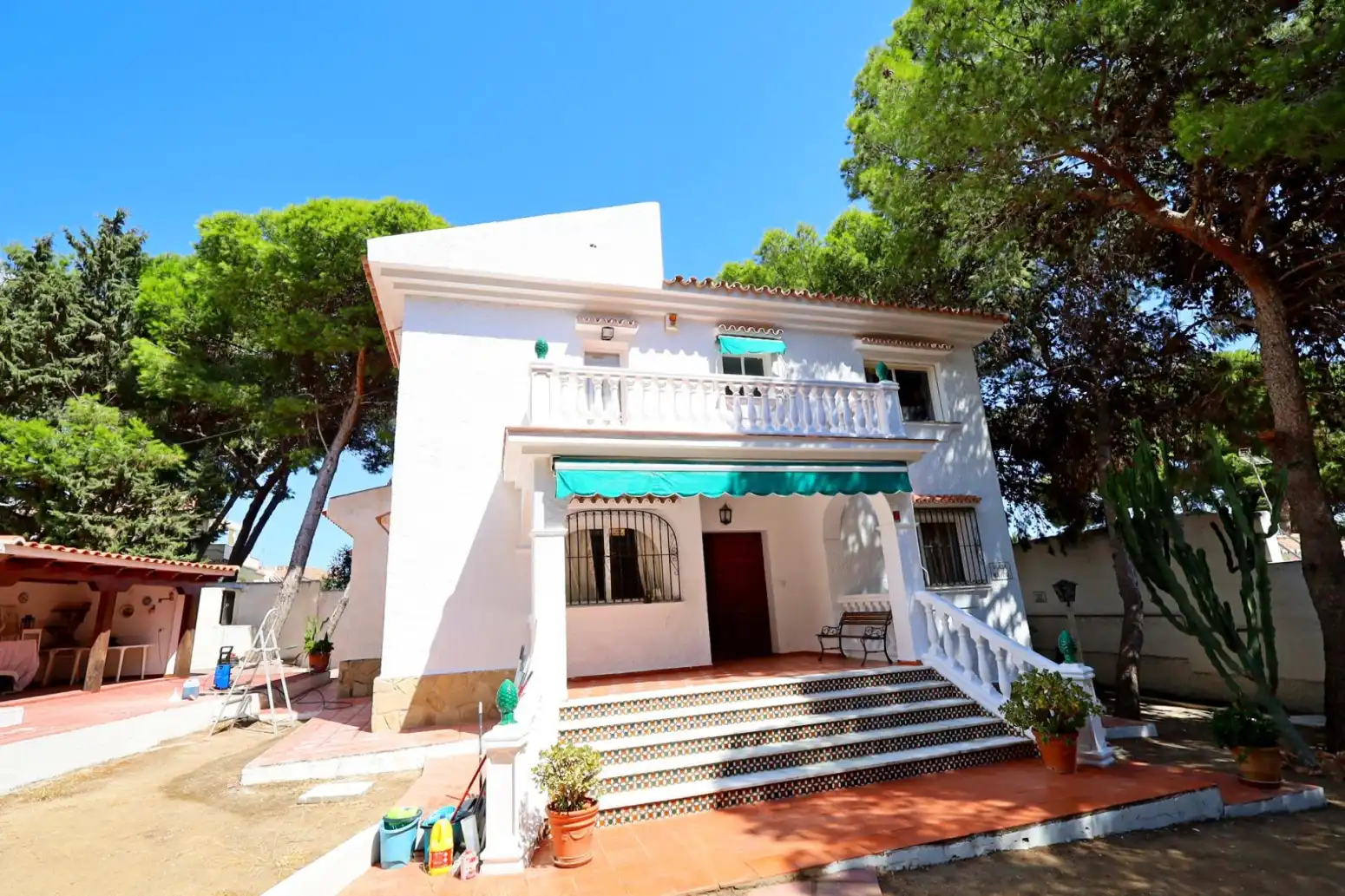 Vista exterior de Casa o chalet en venta en Torremolinos con Calefacción y Terraza