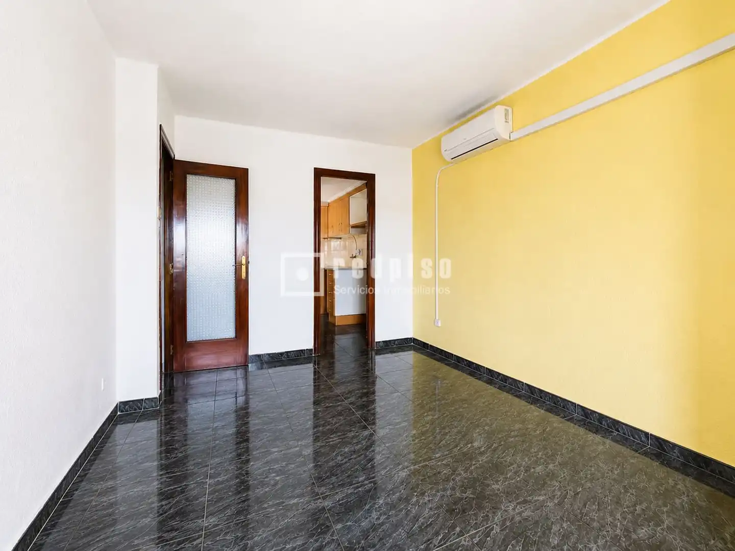 Habitación de Piso en venta en Xirivella con Aire acondicionado y Amueblado