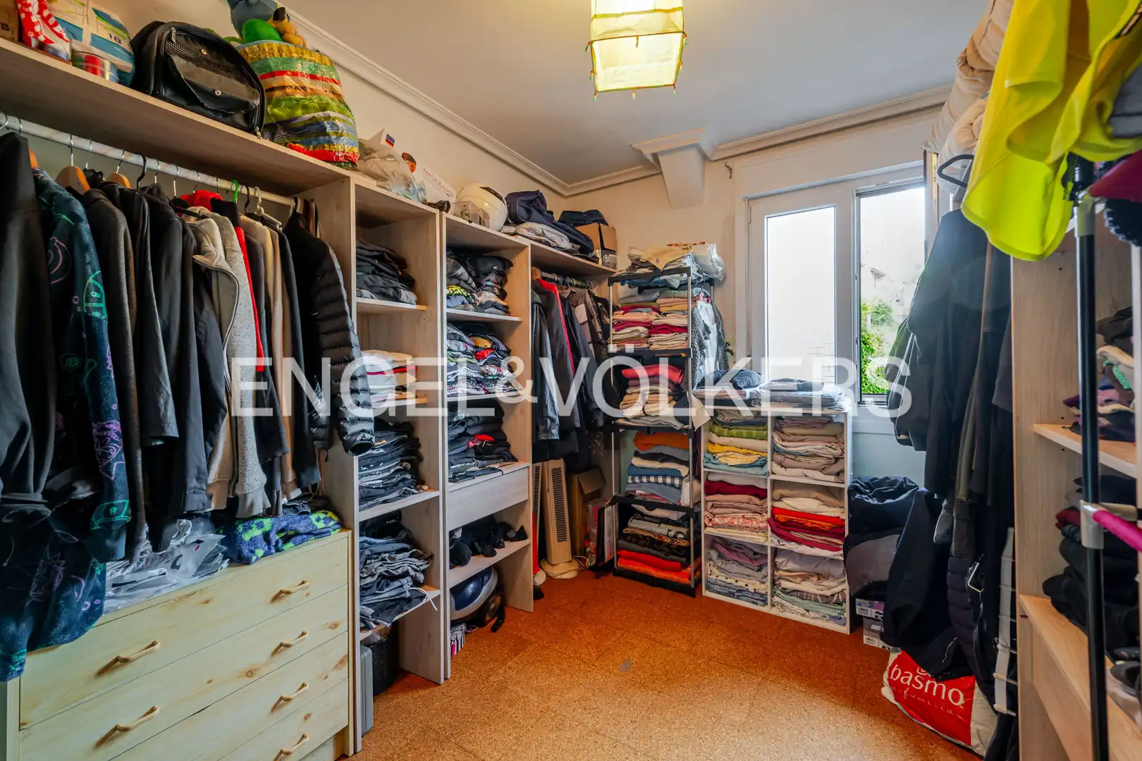 Habitación de Piso en venta en Donostia - San Sebastián  con Calefacción y Balcón