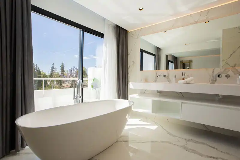 Bathroom of Detached homes for rent in Marbella  with Air Conditioner, Terrace and Storage room