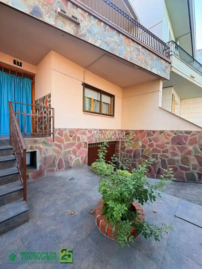 Casa adosada en venda a C. Real, Corral de Almaguer