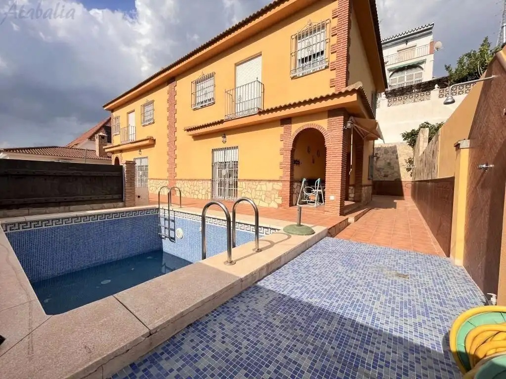 Piscina de Casa o chalet en venta en Málaga con Aire acondicionado, Calefacción y Jardín privado
