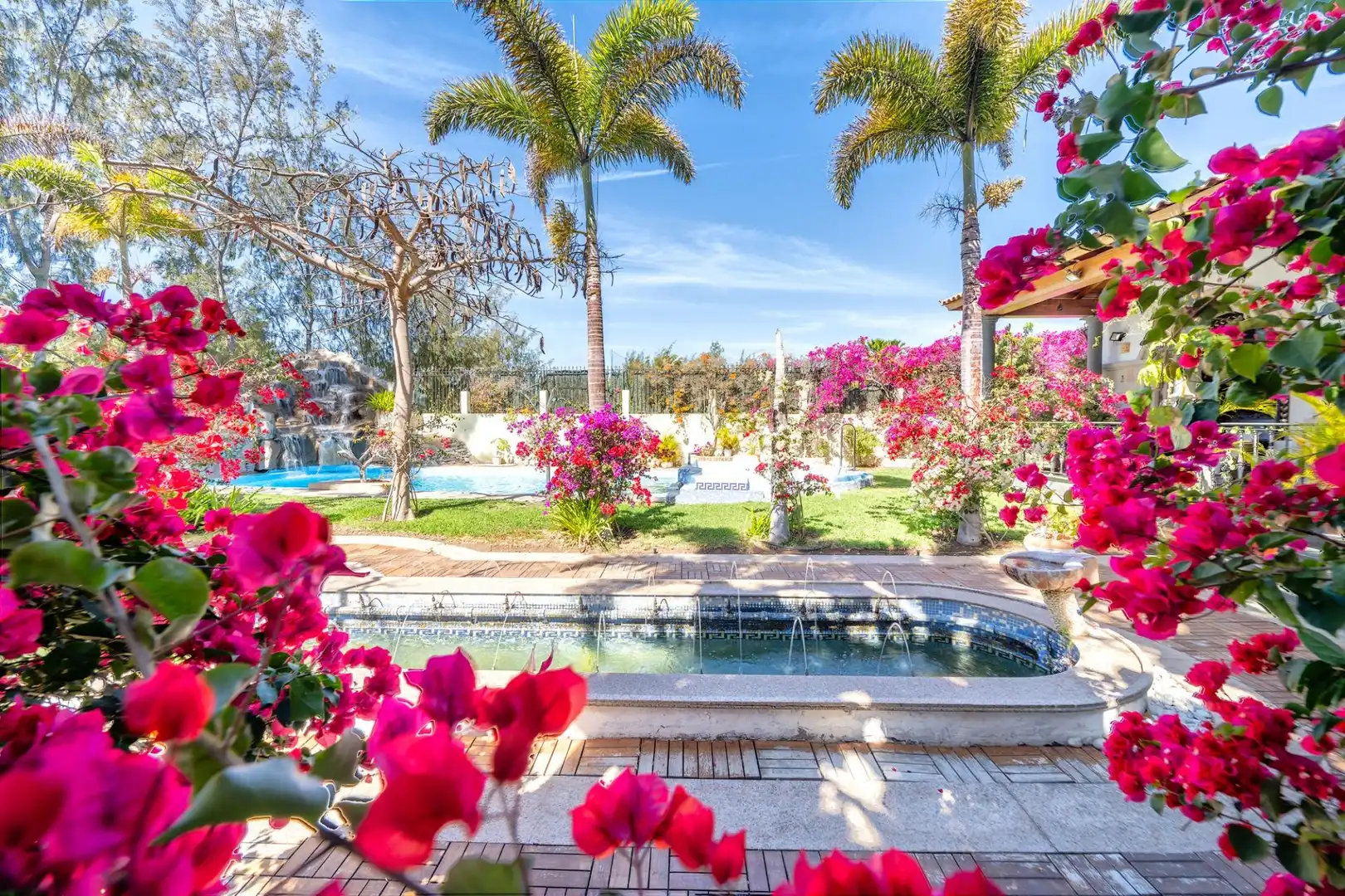 Piscina de Casa o xalet en venda en San Bartolomé de Tirajana amb Jardí privat, Terrassa i Traster