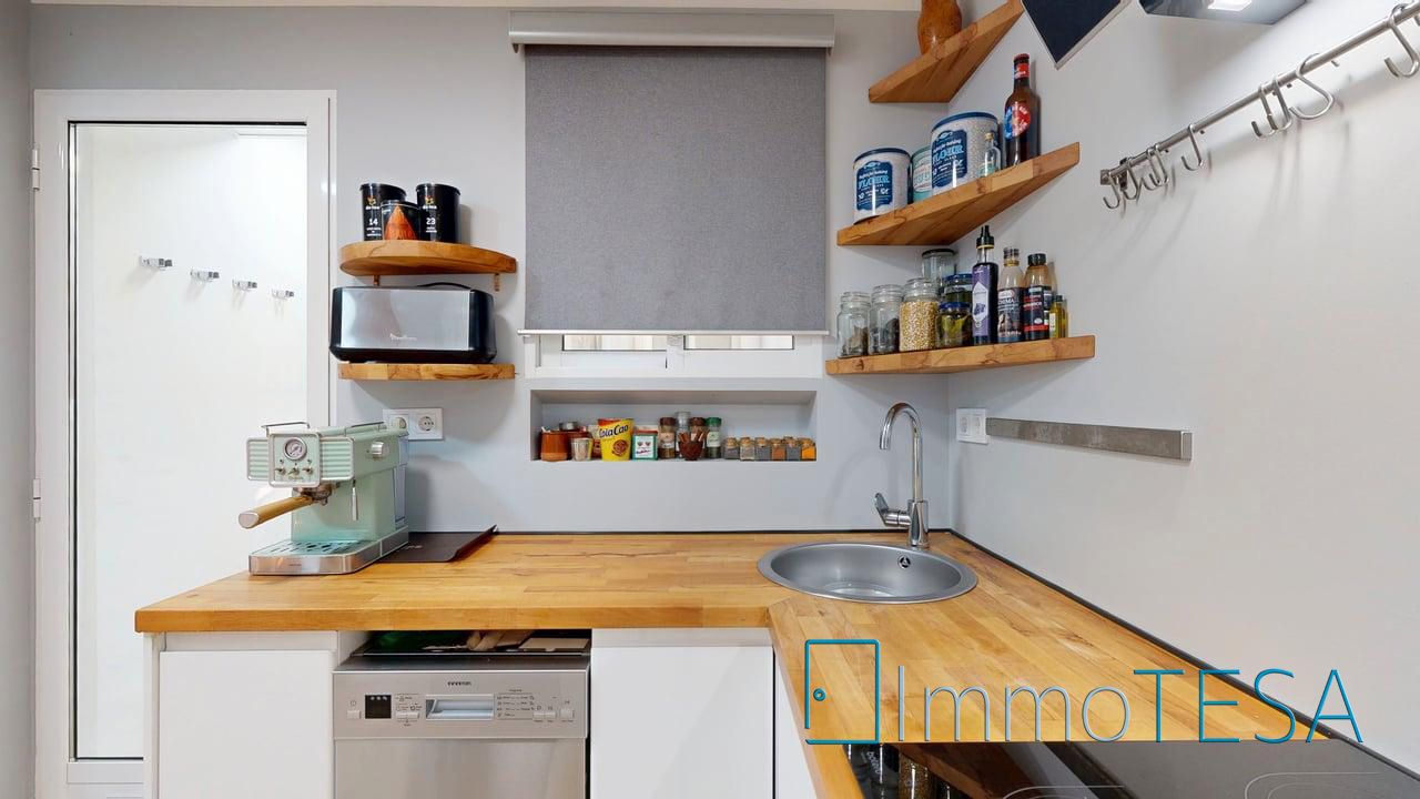 Kitchen of Flat for sale in Barberà del Vallès  with Air Conditioner, Parquet flooring and Balcony