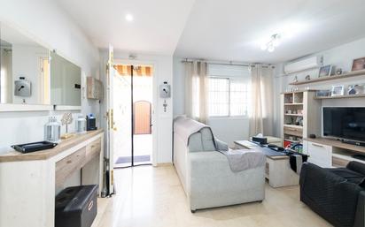 Living room of Single-family semi-detached for sale in Vélez-Málaga  with Air Conditioner and Terrace