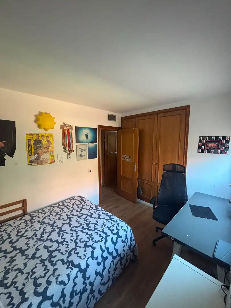 Habitación de Planta baja en venta en Las Rozas de Madrid con Calefacción, Trastero y Piscina comunitaria
