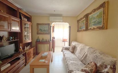 Living room of Flat for sale in  Madrid Capital  with Air Conditioner, Terrace and Balcony