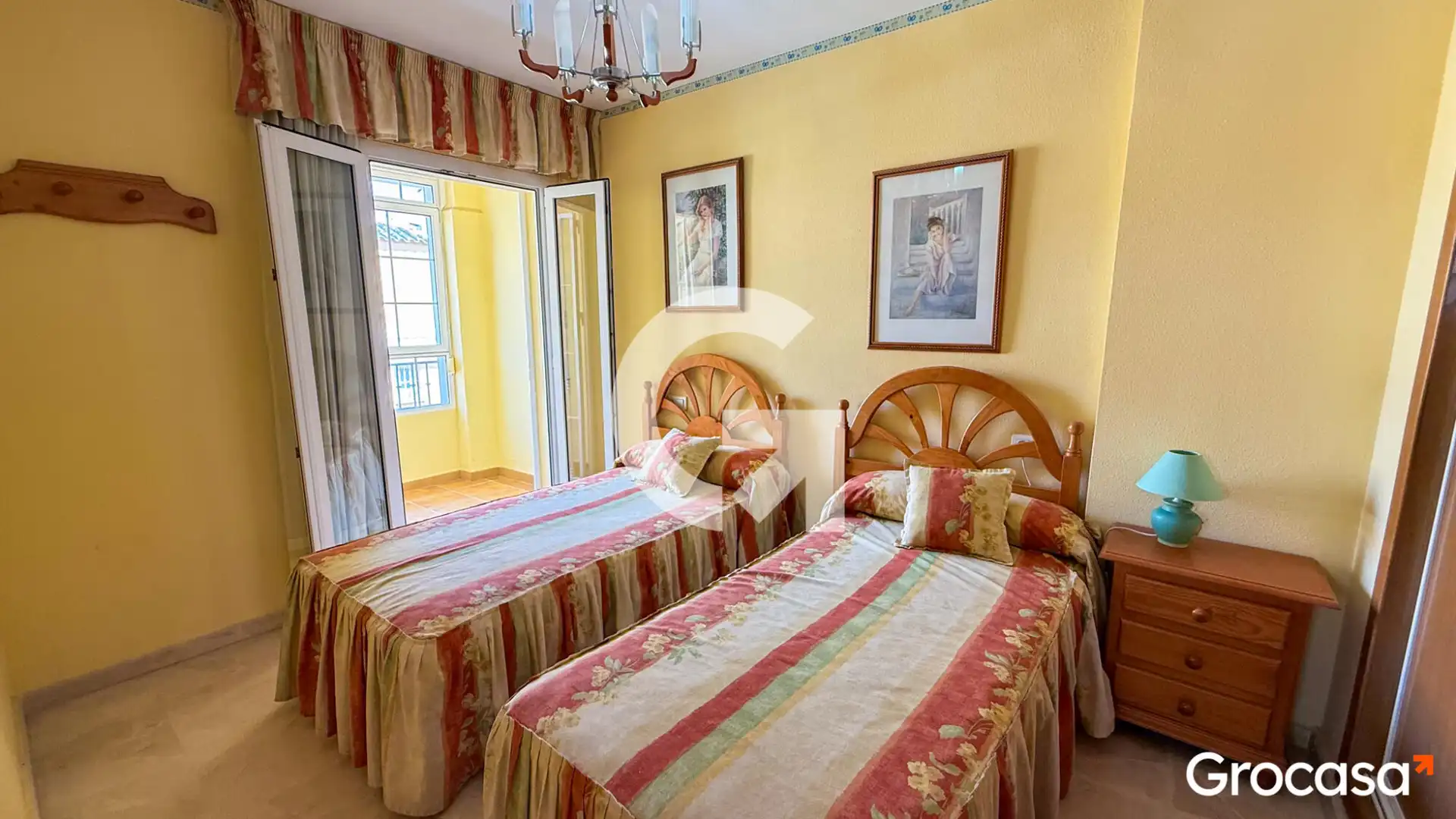 Dormitori de Casa adosada en venda en Vélez-Málaga amb Aire condicionat, Calefacció i Jardí privat
