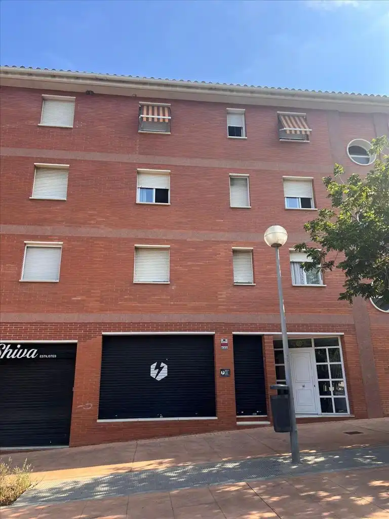 Vista exterior de Pis en venda en Montornès del Vallès