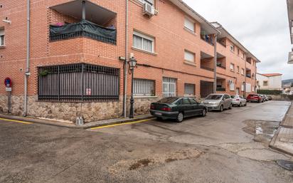 Außenansicht von Wohnung zum verkauf in El Tiemblo  mit Klimaanlage, Heizung und Terrasse