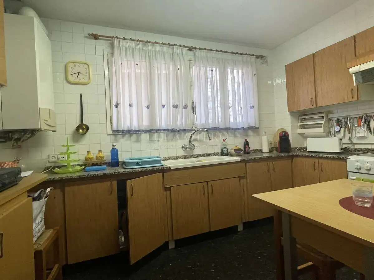 Kitchen of Flat for sale in Valencia  with Air Conditioner, Heating and Balcony