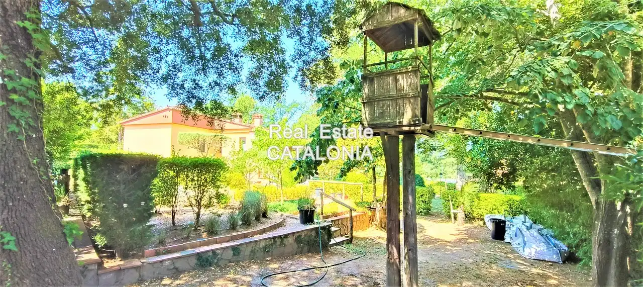Vista exterior de Casa o xalet en venda en Caldes de Malavella amb Calefacció, Jardí privat i Terrassa