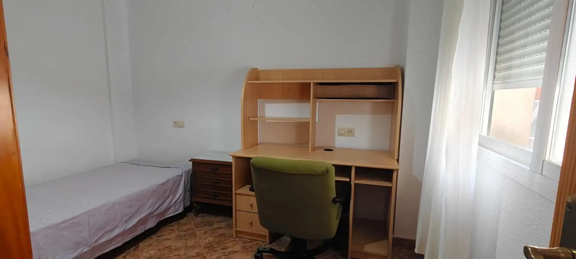 Schlafzimmer von Wohnung zur Miete in Granada mit Klimaanlage, Terrasse und Möbliert