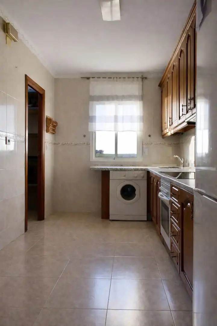 Kitchen of Flat for sale in Fuente de Cantos  with Air Conditioner, Furnished and Balcony
