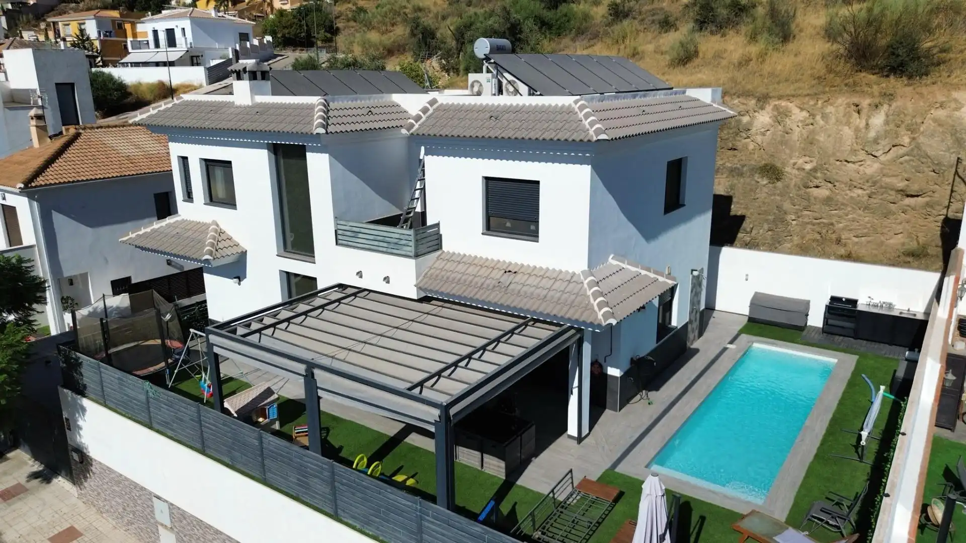 Vista exterior de Casa o chalet en venta en Málaga con Aire acondicionado, Calefacción y Jardín privado