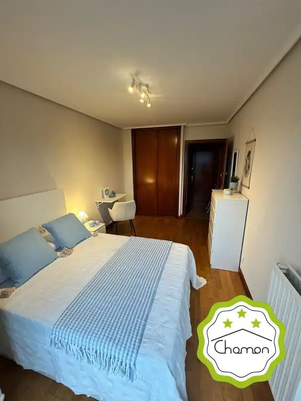 Schlafzimmer von Wohnung zur Miete in Leioa mit Heizung und Balkon