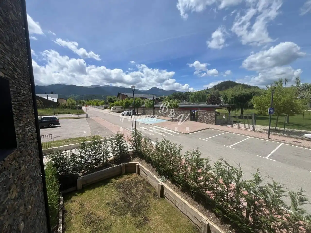 Außenansicht von Wohnungen zum Verkauf in Bellver de Cerdanya mit Klimaanlage, Heizung und Parkett