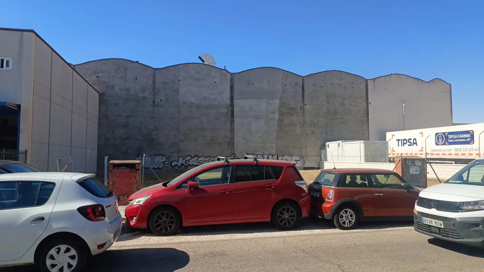 Vista exterior de Terreny industrial en venda en Torrejón de Ardoz
