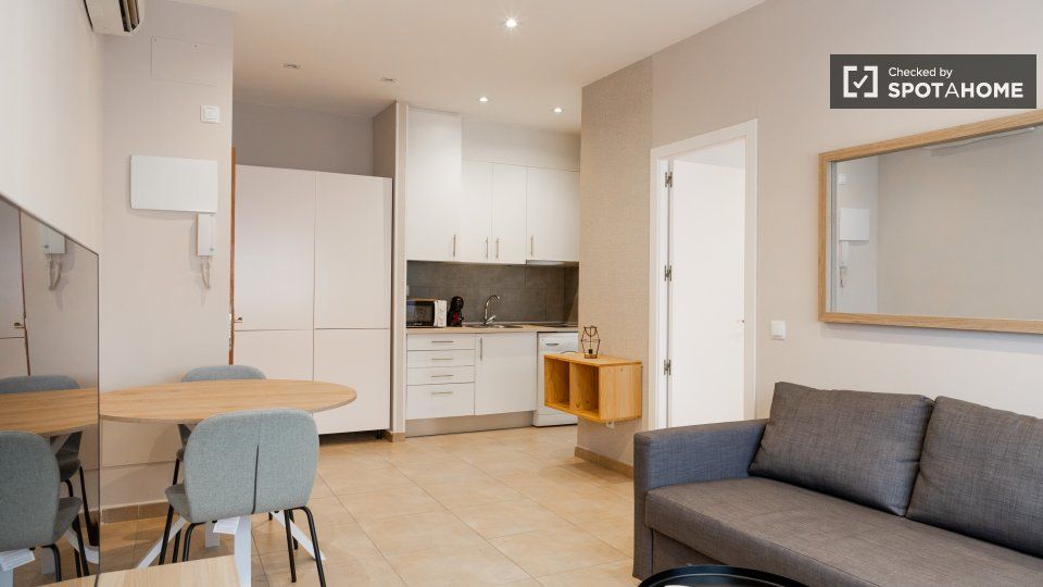 Kitchen of Flat to rent in  Madrid Capital  with Air Conditioner, Heating and Furnished