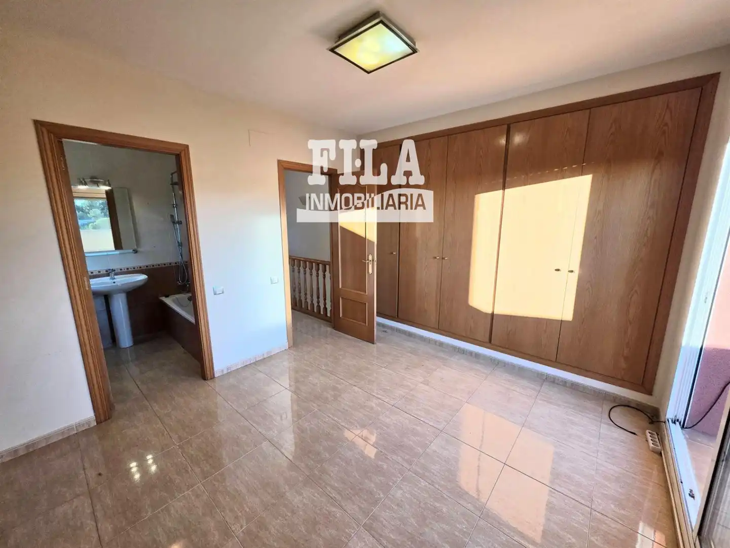 Casa aparellada amb jardí en venda a La Pobla de Montornès, imagen 16