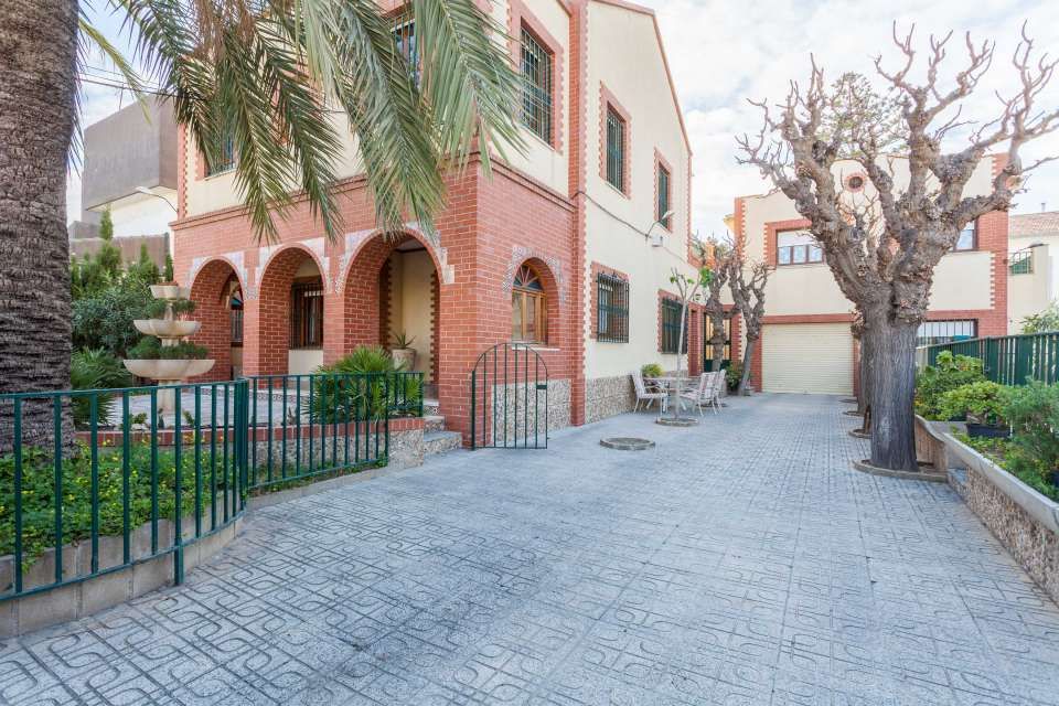 Exterior view of House or chalet for sale in Alicante / Alacant  with Heating, Private garden and Terrace