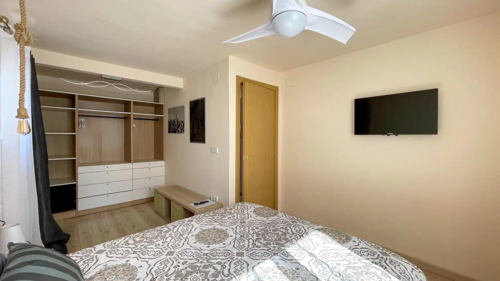 Bedroom of Apartments for rent in Benidorm  with Air Conditioner, Terrace and Furnished