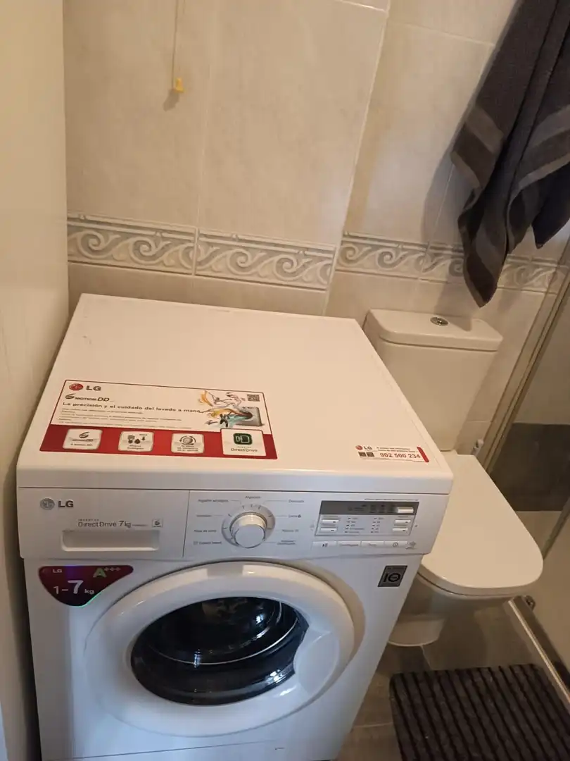 Bany de Apartament de lloguer en Benalmádena amb Aire condicionat, Terrassa i Moblat
