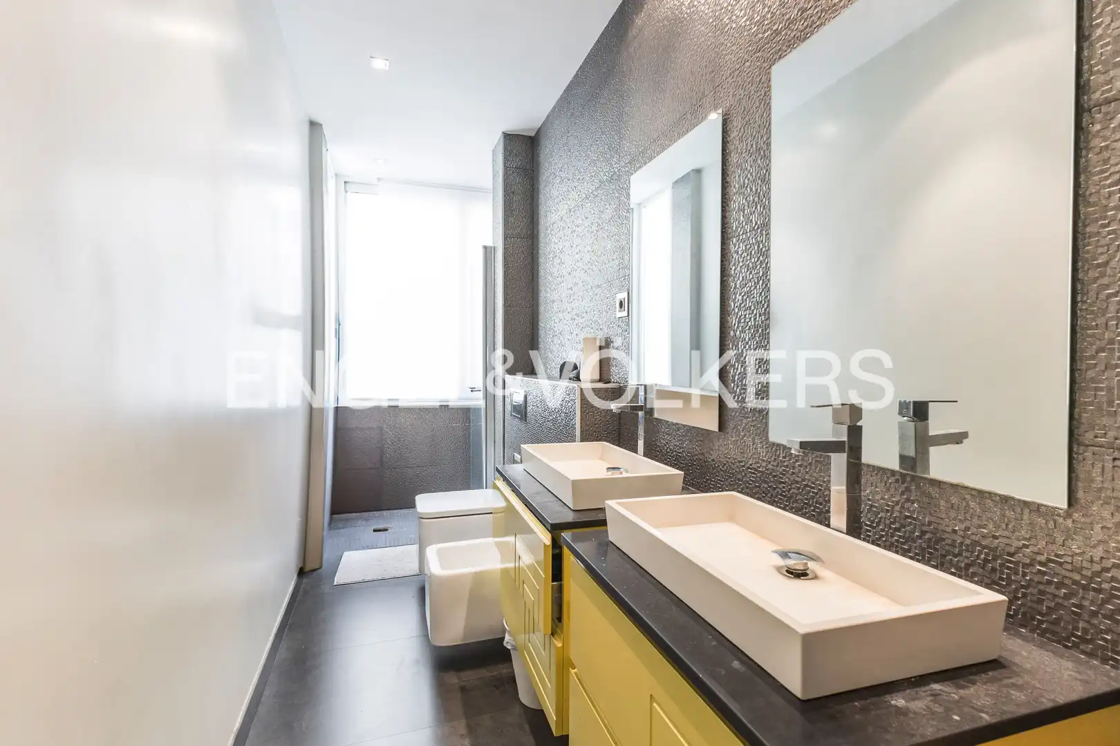 Baño de Piso de alquiler en Madrid con Aire acondicionado, Calefacción y Amueblado