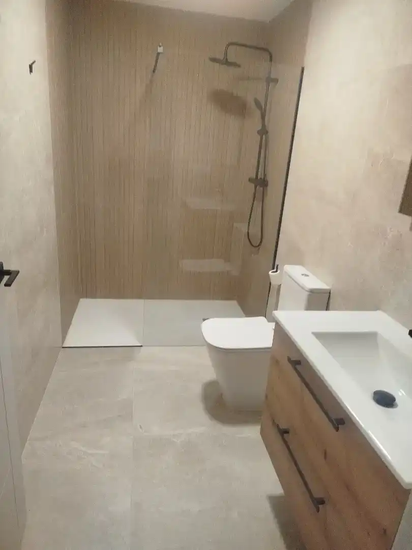 Bathroom of Apartments for rent in Baeza, Jaén