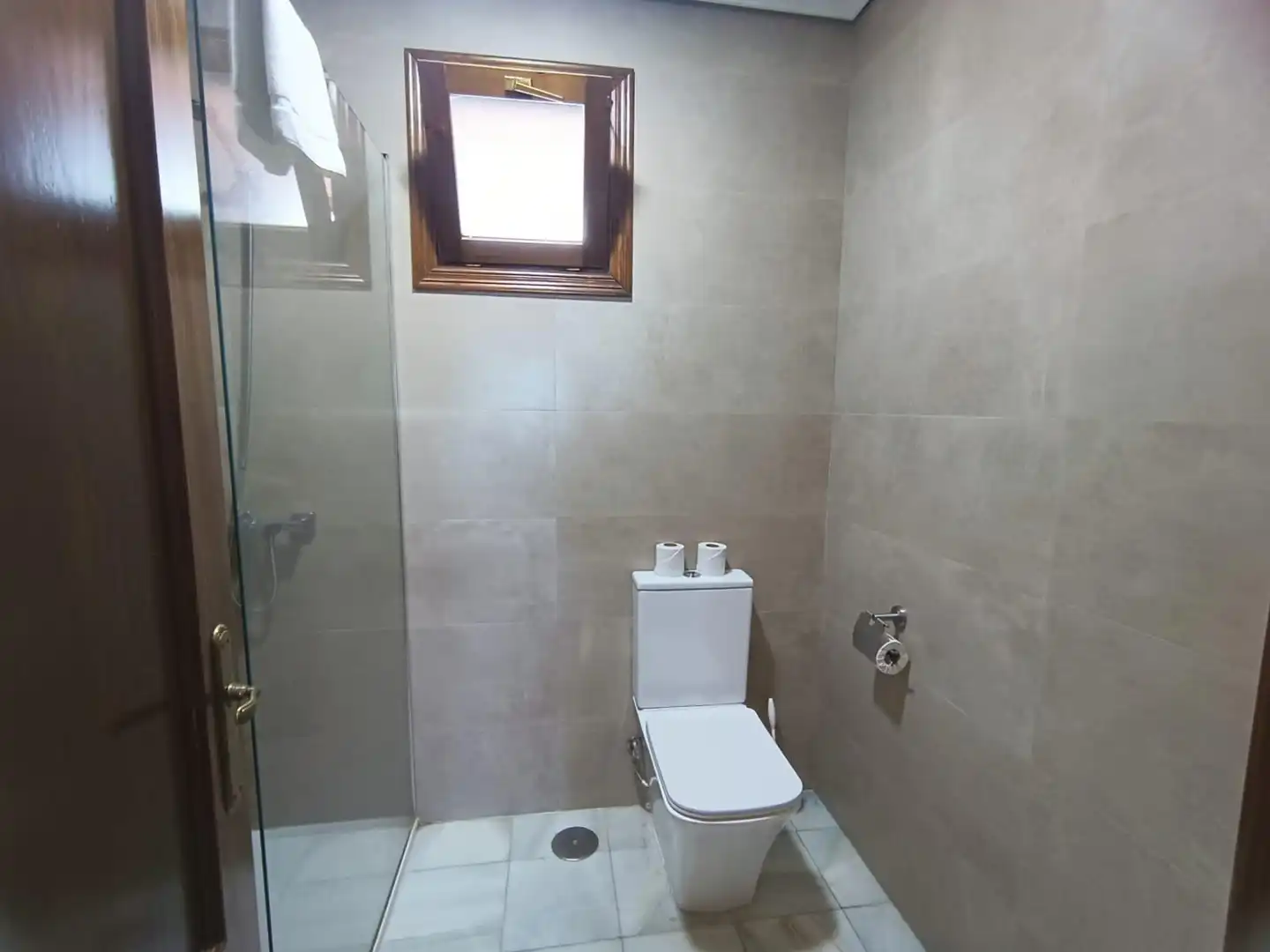 Bathroom of Study for sale in San Fernando  with Air Conditioner, Terrace and Furnished