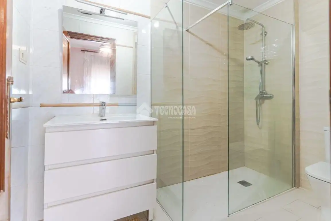 Baño de Ático en venta en Albuñol con Terraza y Trastero