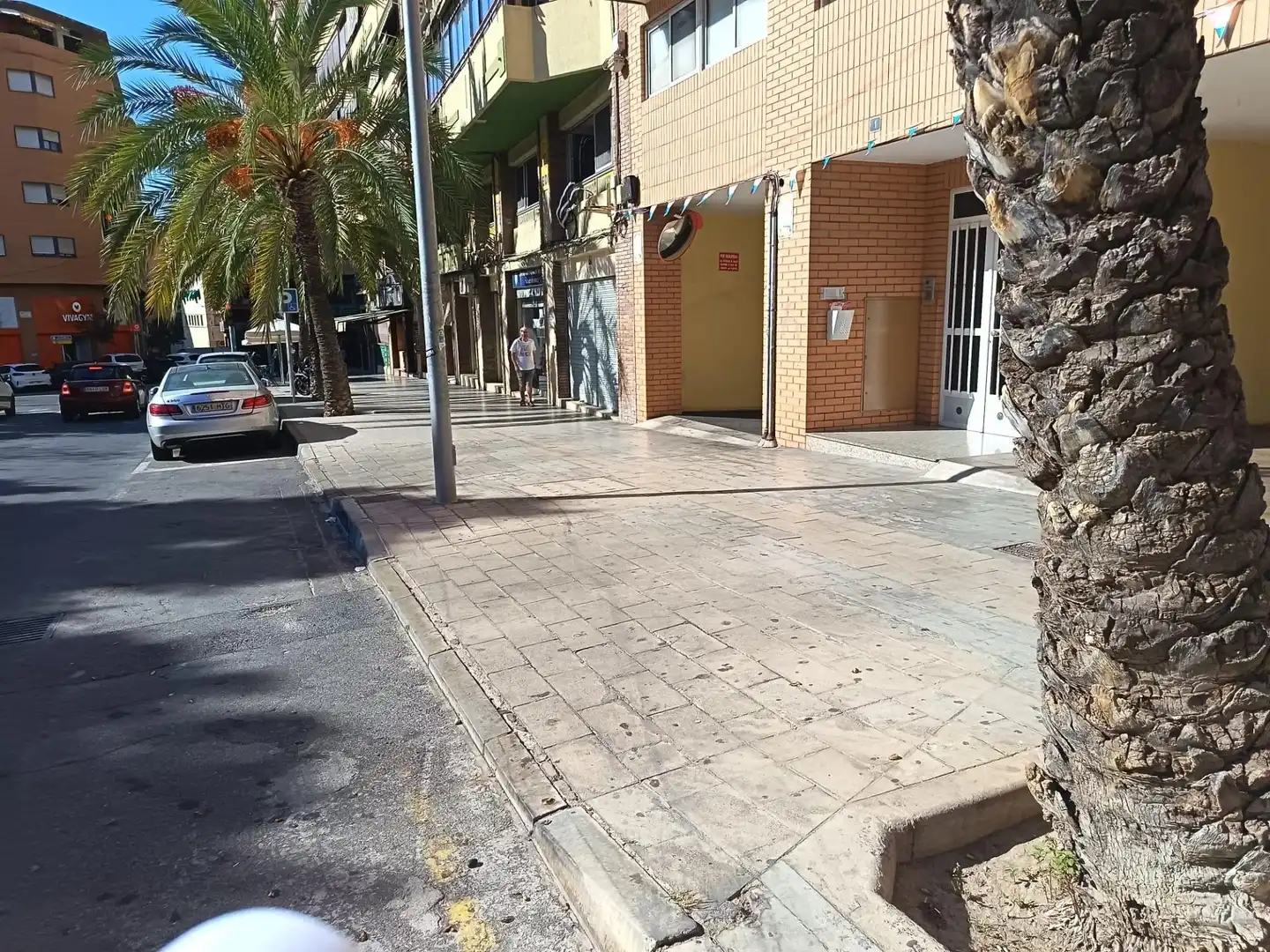 Local comercial de lloguer a Campoamor - Altozano