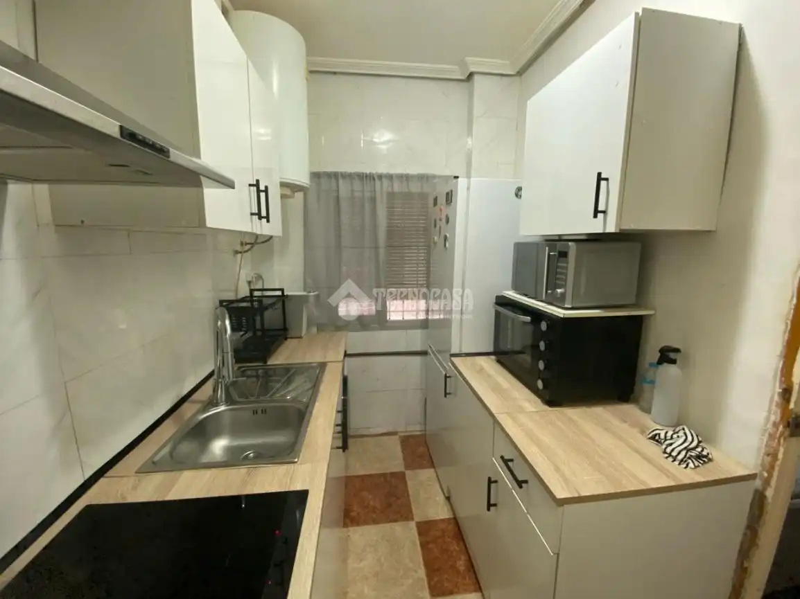 Wohnung zum Verkauf in Ctra. Circunvalación - La Magdalena, imagen 4