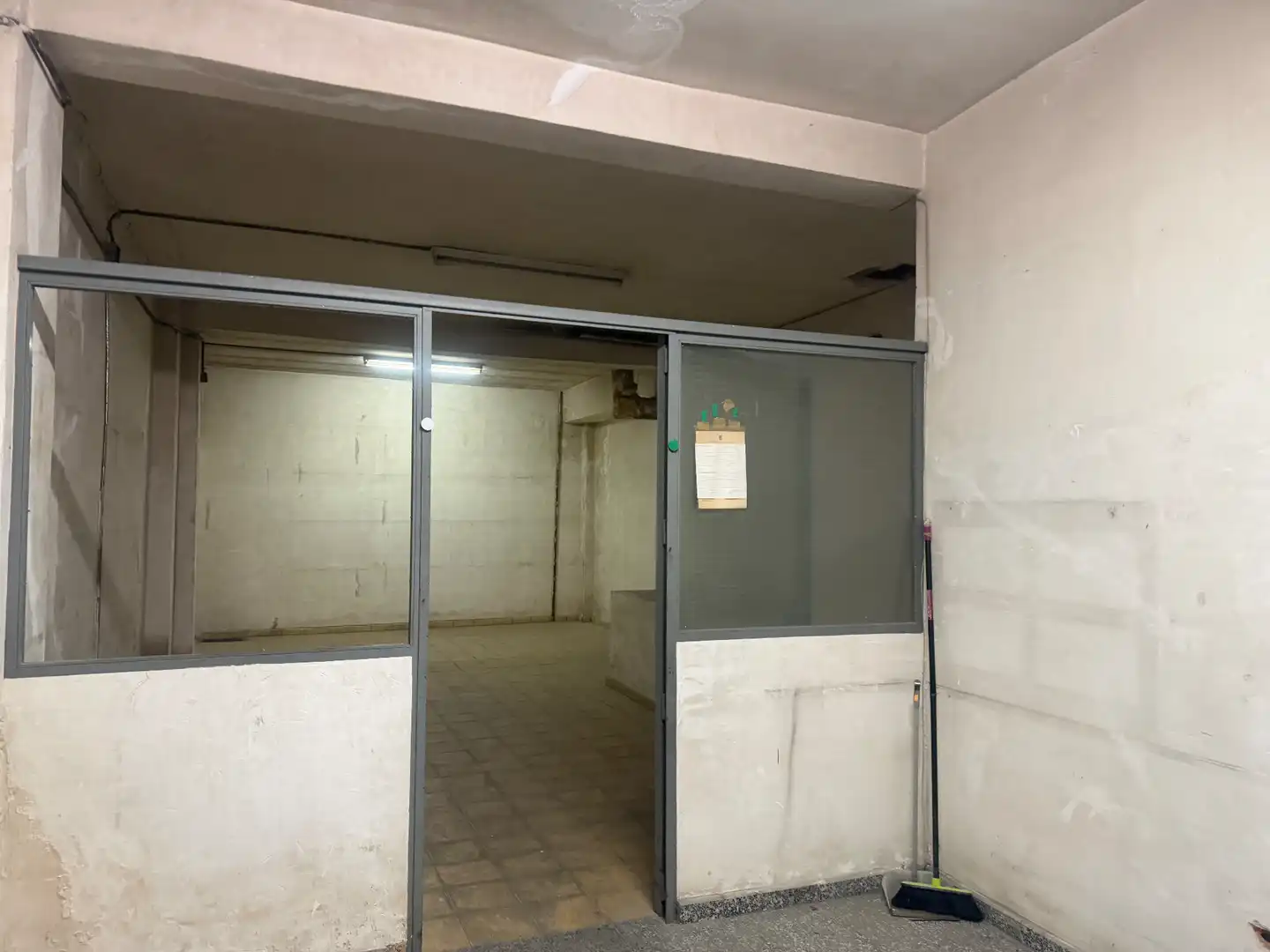 Local en venta en Madrid con Calefacción y Alarma