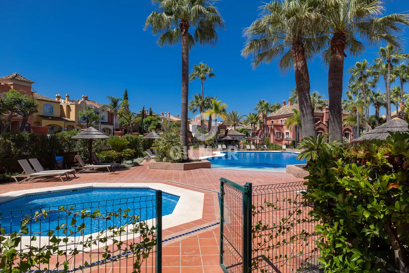 Vista exterior de Apartament en venda en Marbella amb Calefacció, Traster i Piscina